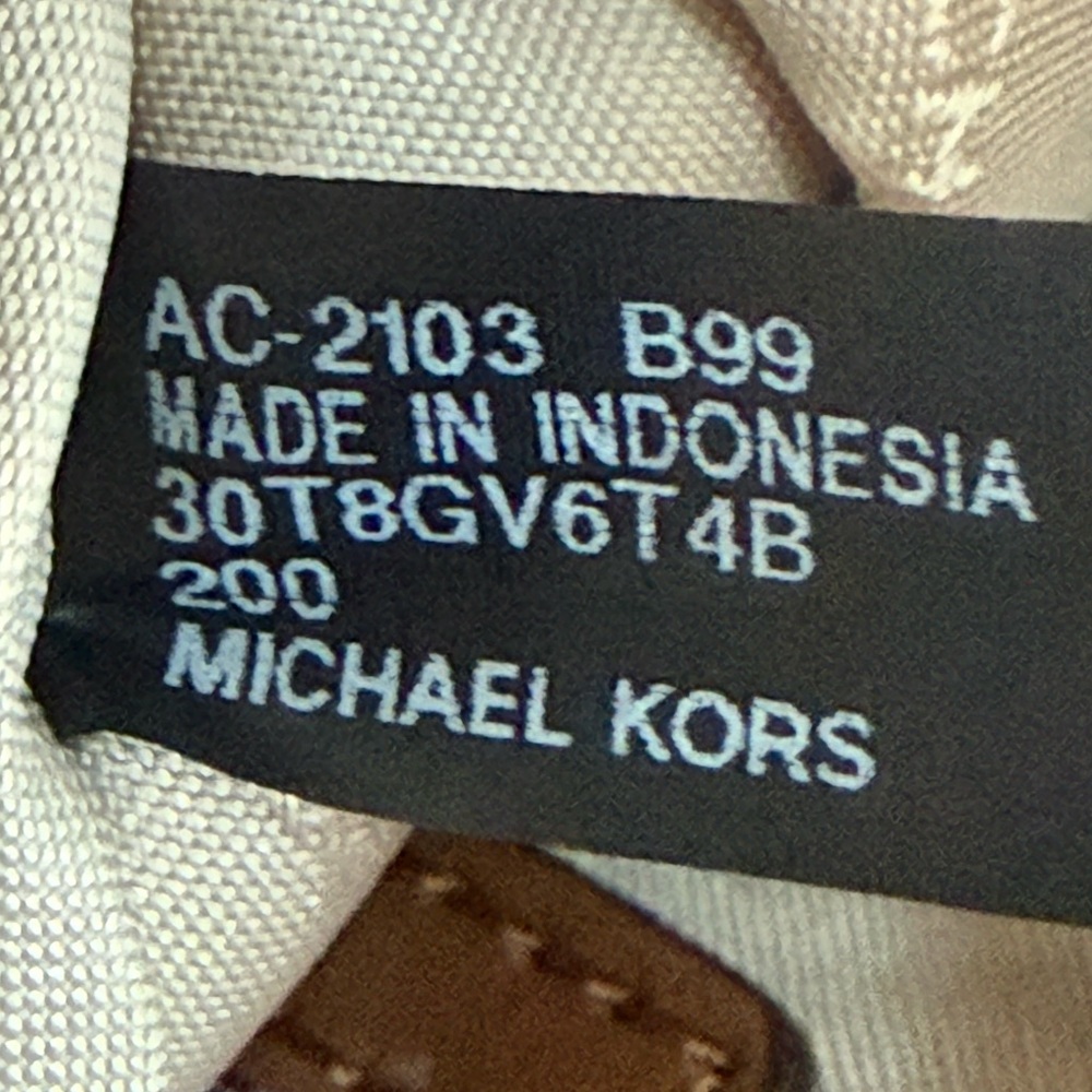Michael Kors Voyager East West Tote Bag! EUC!! - Picture 13 of 15
